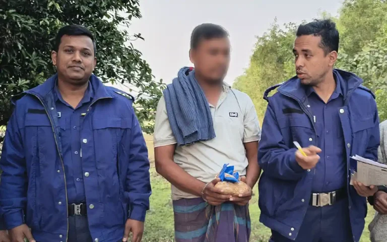 Rising Cumilla - Drug dealer arrested with huge quantity of Yaba in Burichang, Comilla