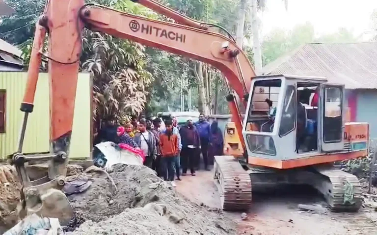 Rising Cumilla - Government land worth crores recovered in eviction drive in Muradnagar, Comilla