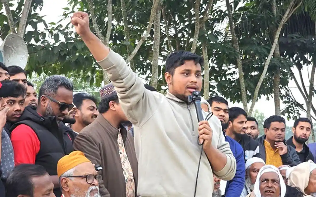 Rising Cumilla - Hasnat Abdullah calls for strengthening democracy by voting 'yes' in referendum