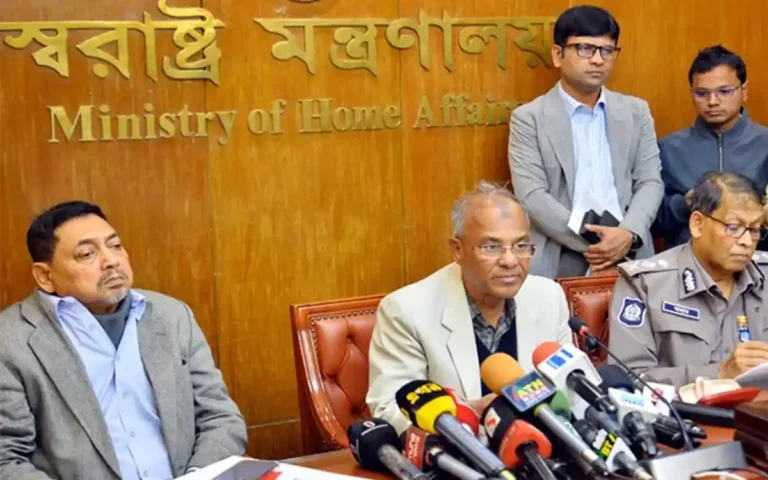 Rising Cumilla - Home Affairs Advisor directs all forces to work actively to maintain law and order situation