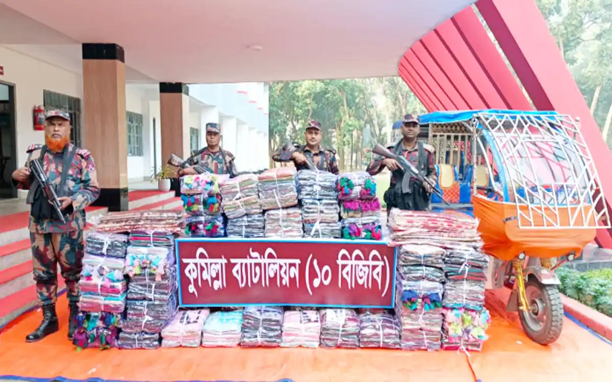Rising Cumilla - Indian sarees worth around Tk 4.8 million seized from Shibir Bazar border in Comilla