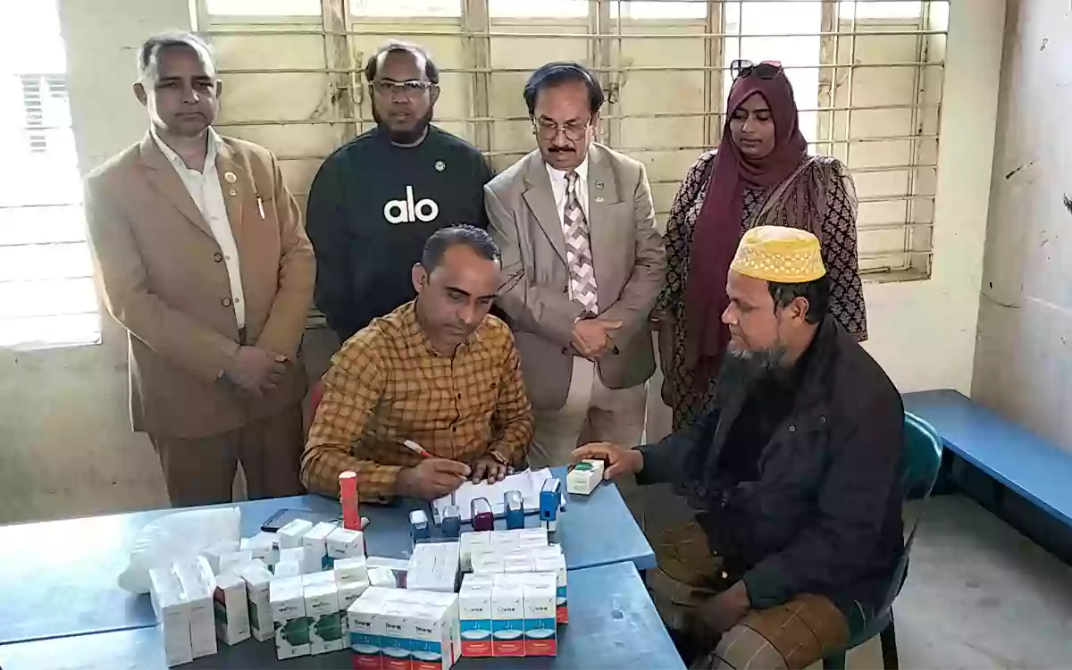 Rising Cumilla - More than 200 patients received free eye care services in Nasirnagar, Brahmanbaria