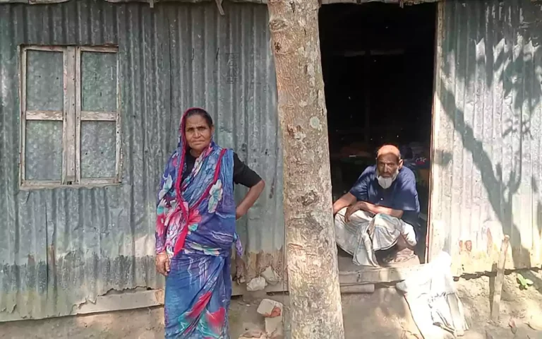 Rising Cumilla - The life of the helpless old man of Nabinagar, Brahmanbaria, Amena is as good as a war story