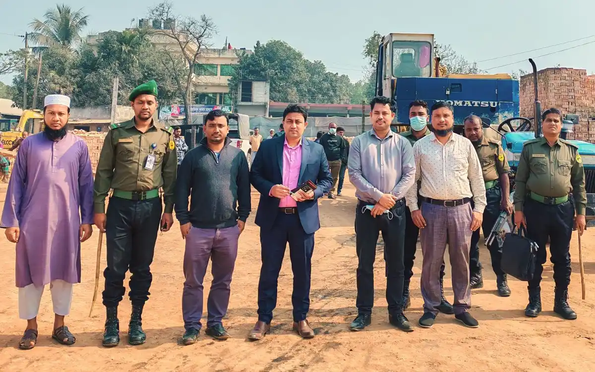 Rising Cumilla - Three brick kilns fined for cutting soil from agricultural land in Comilla