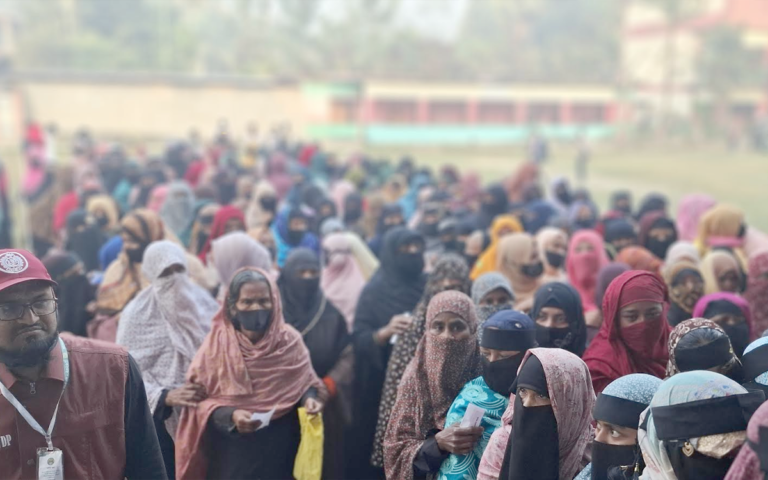 নোয়াখালীতে নারী ভোটারদের উপচে পড়া ভিড়