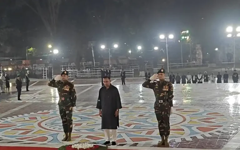 ভাষা শহীদদের প্রতি প্রধানমন্ত্রীর শ্রদ্ধা নিবেদন