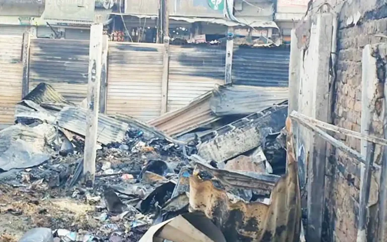 Rising Cumilla - 11 shops in Korayshmunsi Bazaar burnt to ashes in Feni's Dagonbhuiyan fire