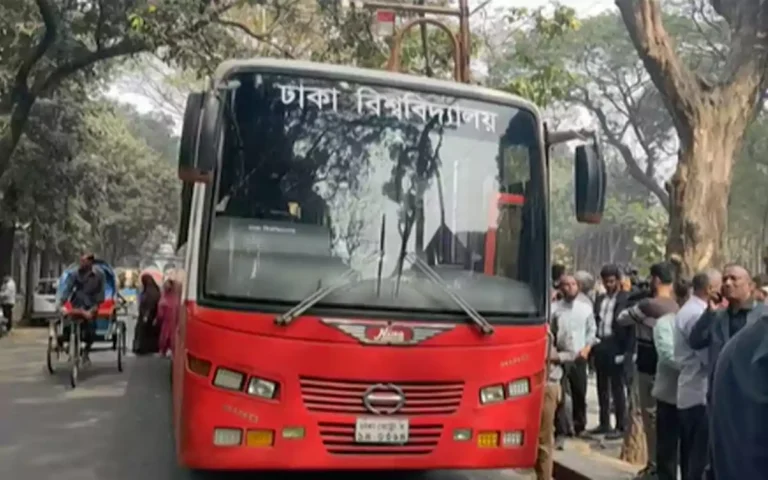 Rising Cumilla - DUCSU launches bus service for students from Comilla region studying at DU