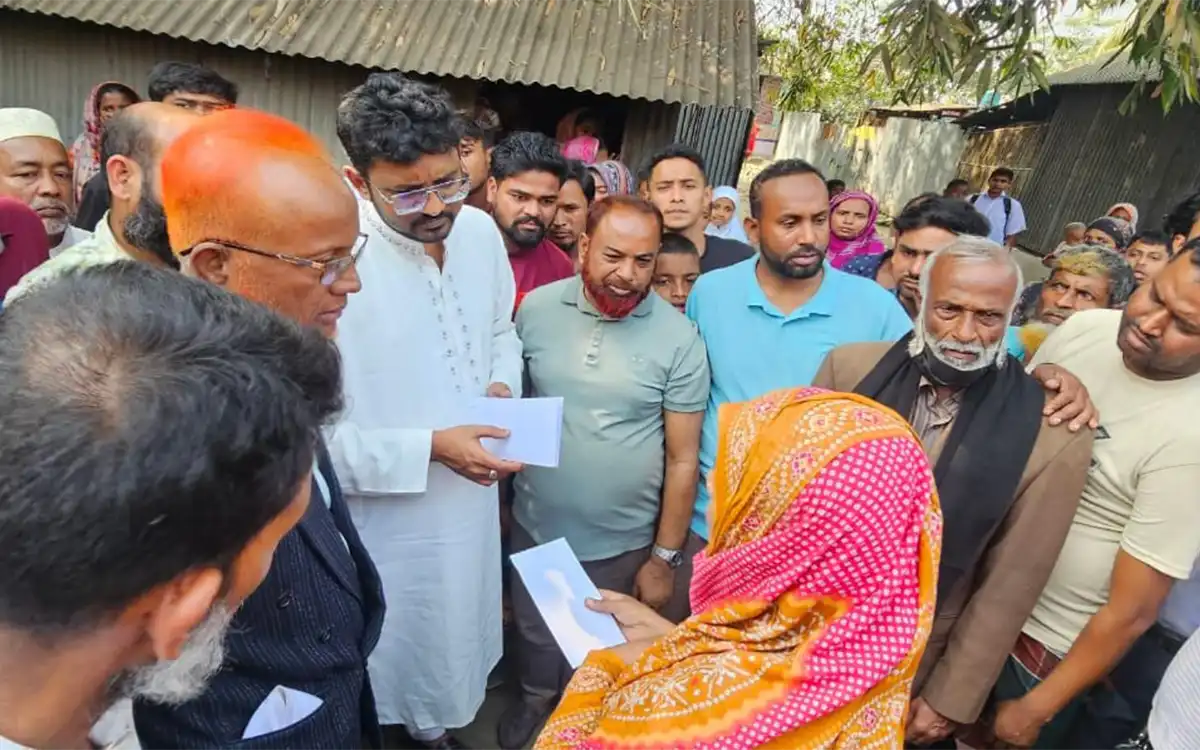 Rising Cumilla - MP Shaon stands by fire victims - provides financial assistance from personal funds