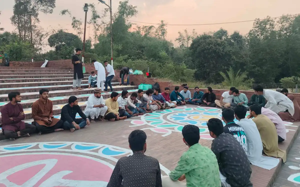 Rising Cumilla - Message of harmony at Iftar, students gather in the field and at Shahid Minar