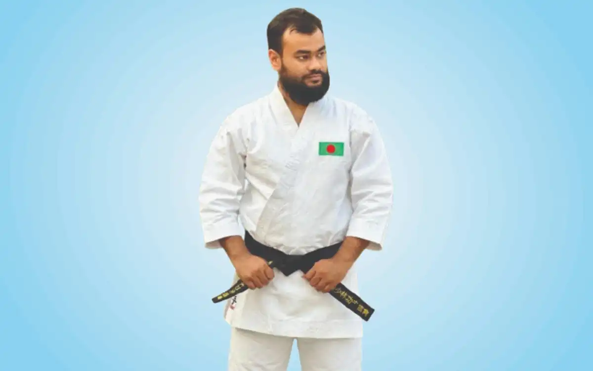 Rising Cumilla - Nazmul Khandaker of Comilla succeeds in karate coach licensing exam