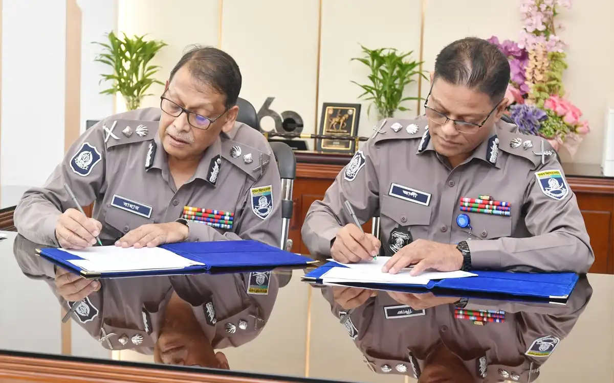 Rising Cumilla - Newly appointed IGP Ali Fakir takes charge