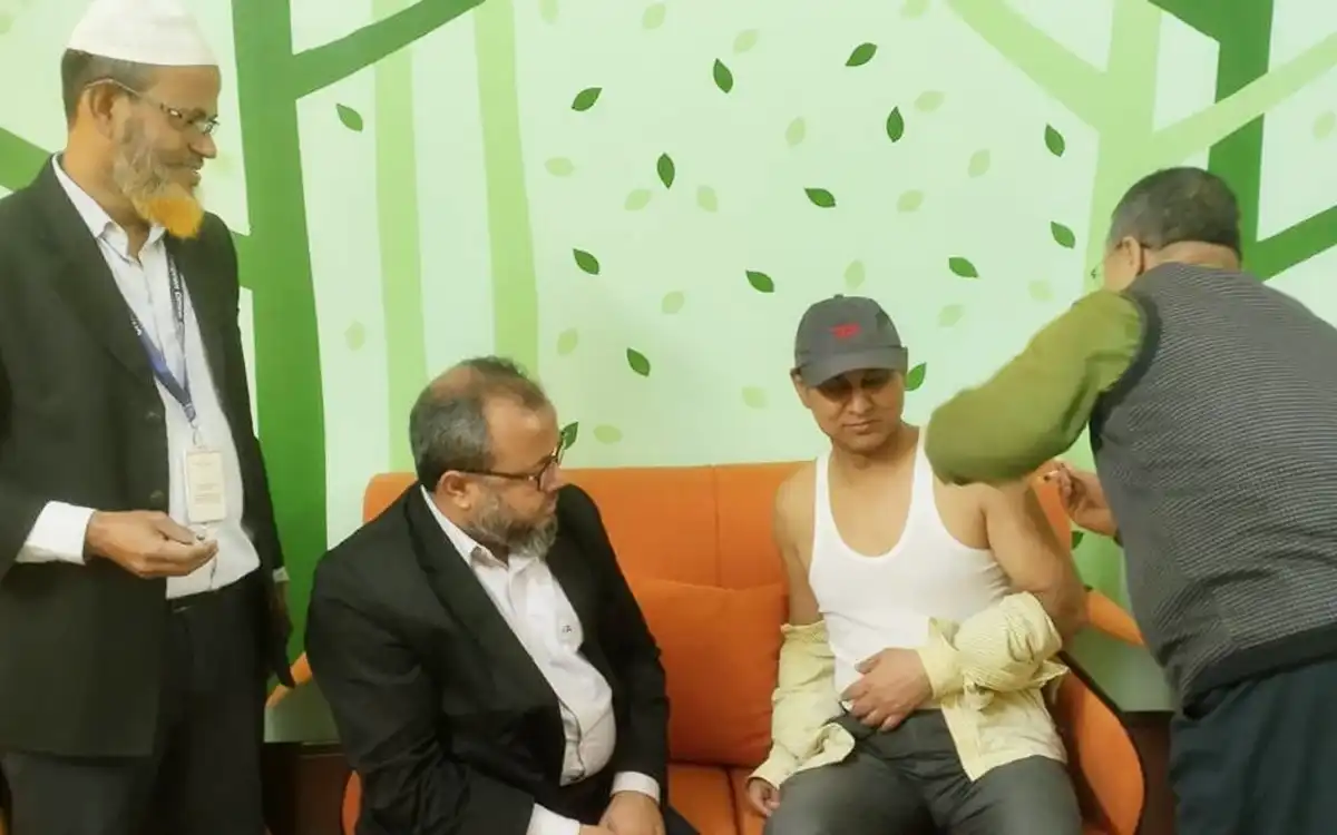 Rising Cumilla - Vaccination program for Hajj pilgrims begins in Comilla