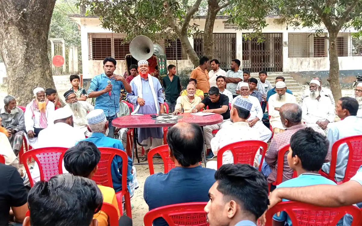 Rising Cumilla - Villagers hold meeting to prevent spread of drugs, theft and public awareness in Nabinagar, Brahmanbaria