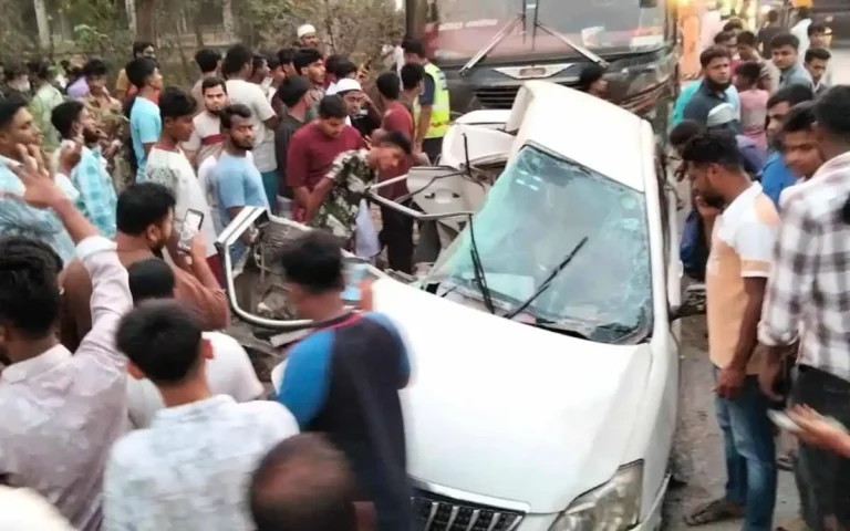 কুমিল্লার কালাকচুয়া এলাকায় বাসের চাপায় একই পরিবারের ৪ জনসহ নিহত ৫