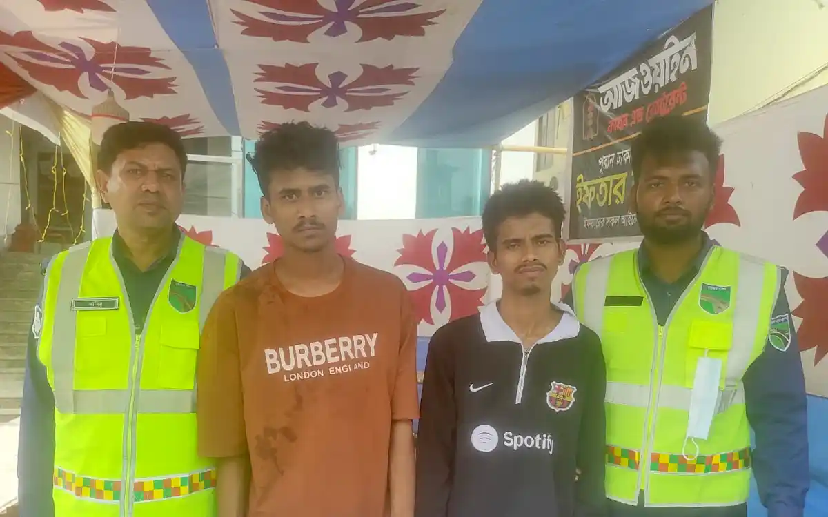 দাউদকান্দিতে হাইওয়ে পুলিশের হাতে দুই ছিনতাইকারী আটক