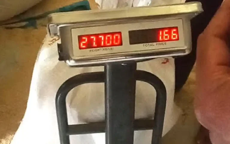 নবীনগরে ন্যাযমূল্যের ৩০ কেজি চালে কম দেন ২ থেকে ৩ কেজি, নেন অতিরিক্ত টাকা!