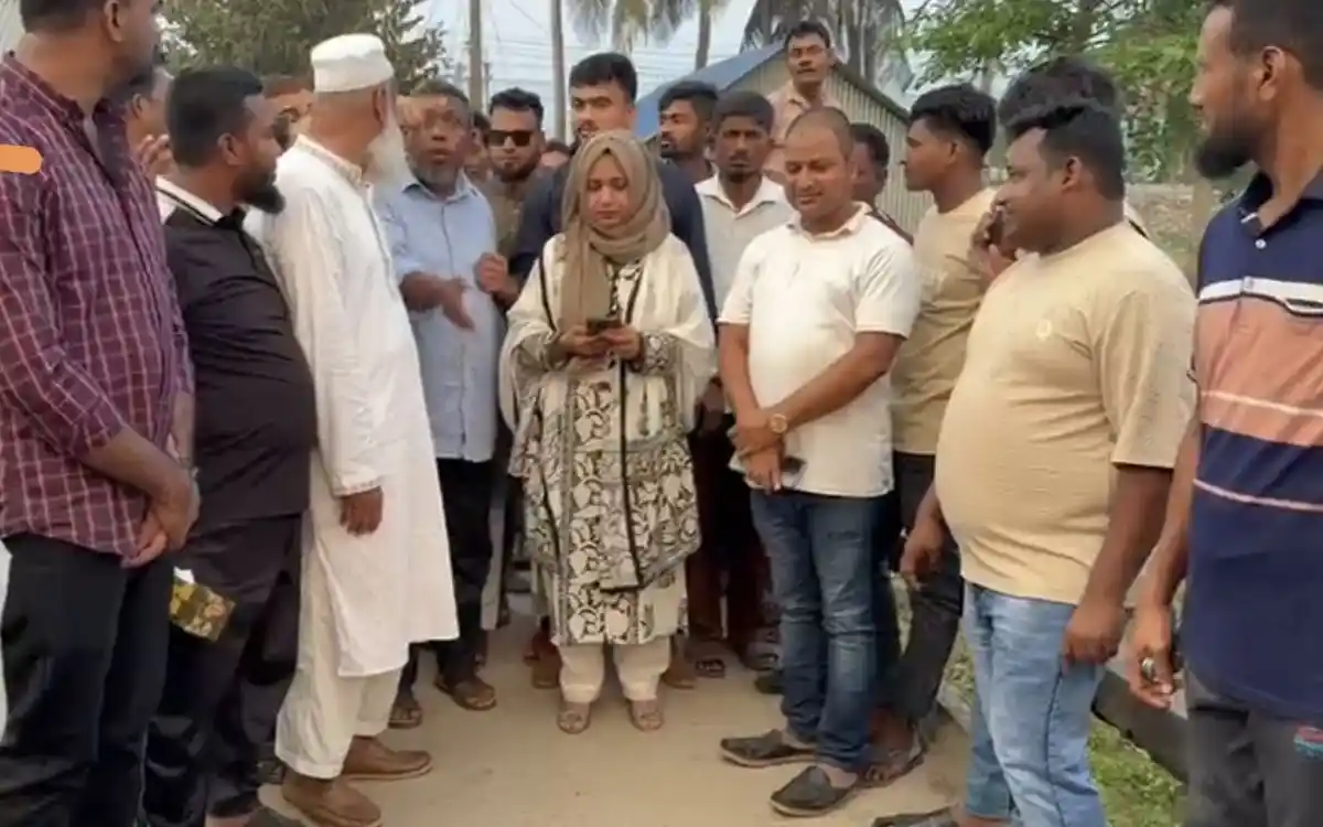 সদর দক্ষিণের বিজয়পুর বাজার সংলগ্ন ঝুঁকিপূর্ণ ব্রিজ পরিদর্শন, অগ্রাধিকার ভিত্তিতে নির্মাণের আশ্বাস প্রশাসনের