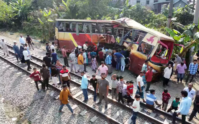 Rising Cumilla - Case filed against two railway workers in Comilla's Paduar Bazar rail crossing accident