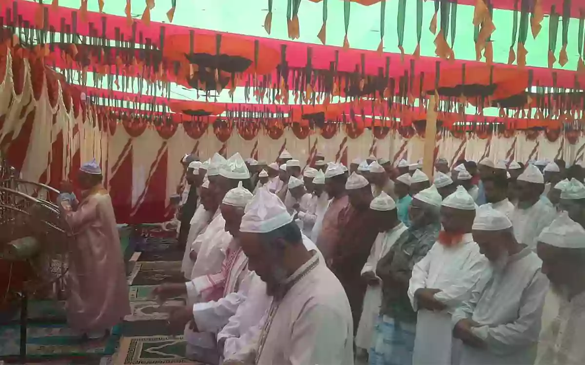 Rising Cumilla - Eid celebrations in 6 villages of Noakhali in line with Saudi Arabia