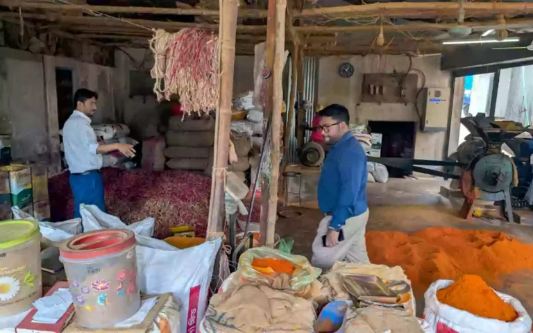 Rising Cumilla - Mill owner fined Tk 2 lakh in consumer drive for producing spoiled chili powder in Cumilla