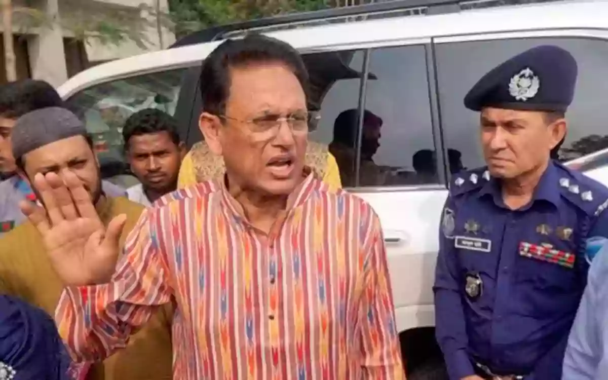 Rising Cumilla - Students should stop standing on the streets to welcome ministers or guests-Education Minister in Chandpur