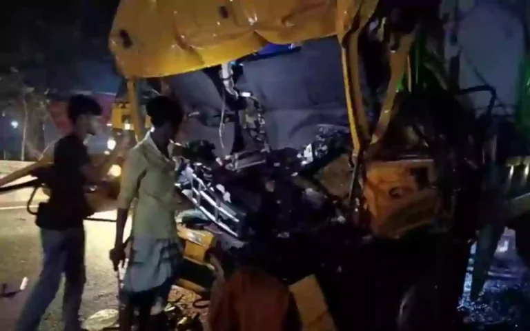 Rising Cumilla - Truck hits covered van in Feni, truck driver dies