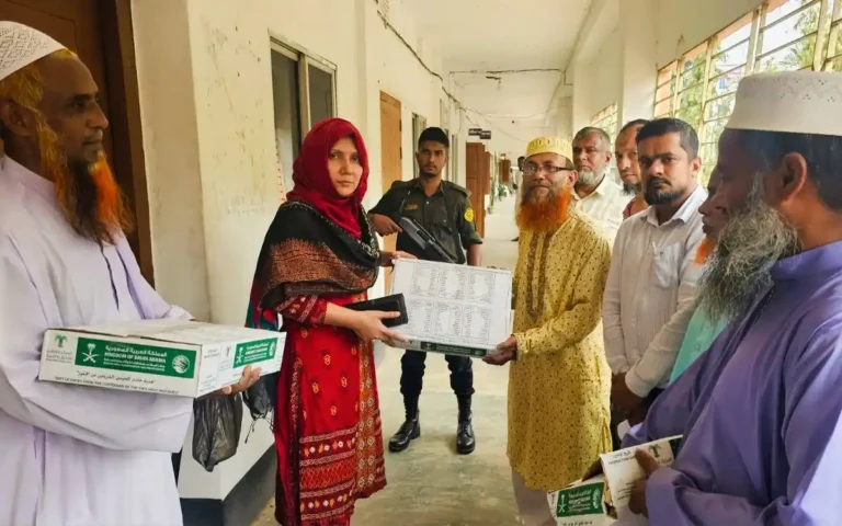 ব্রাহ্মণপাড়ায় এতিমখানা ও মাদ্রাসায় সৌদি খেজুর বিতরণ