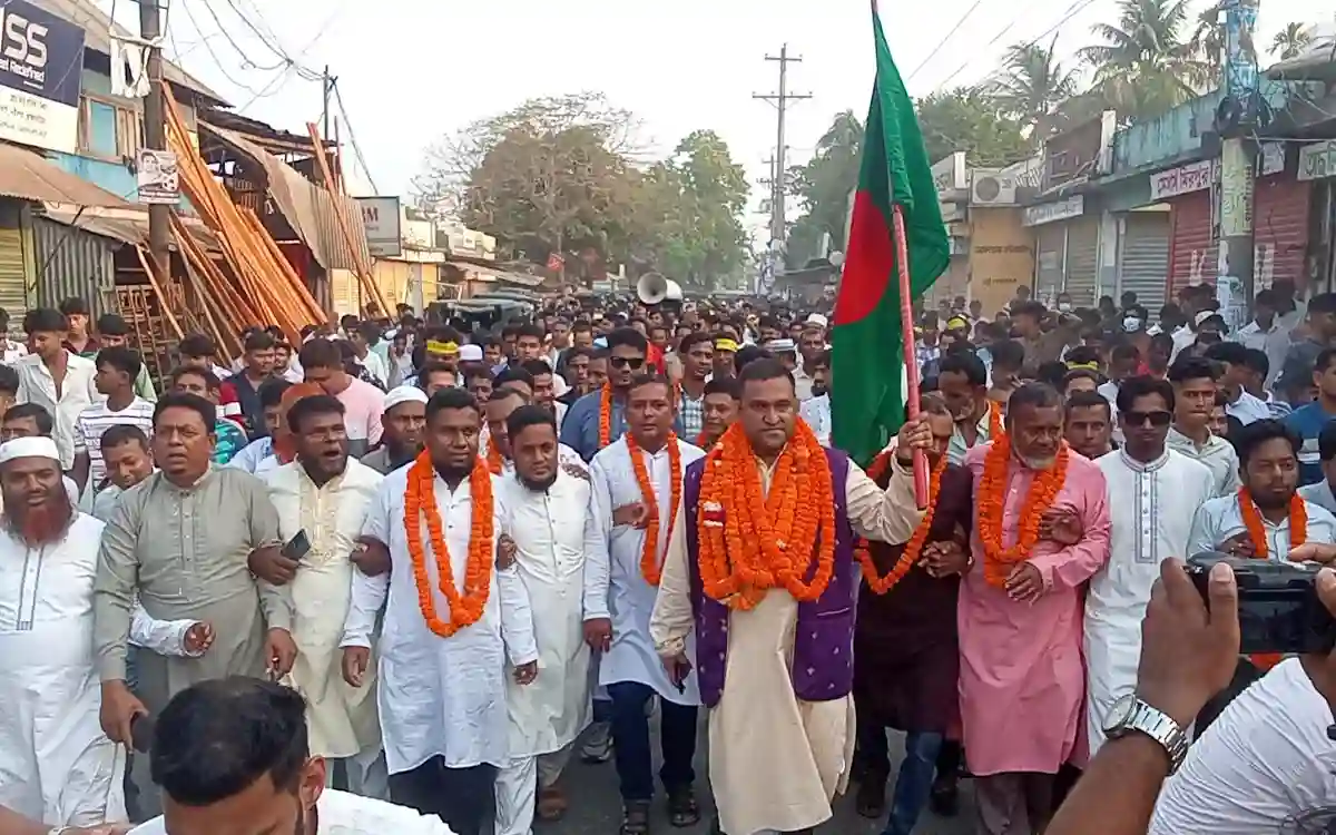নবীনগরে উপজেলা শ্রমিক দলের আনন্দ মিছিল ও পথ সভা অনুষ্ঠিত