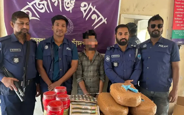 হাজীগঞ্জে কুরিয়ার অফিস থেকে ১০ কেজি গাঁজাসহ যুবক গ্রেফতার