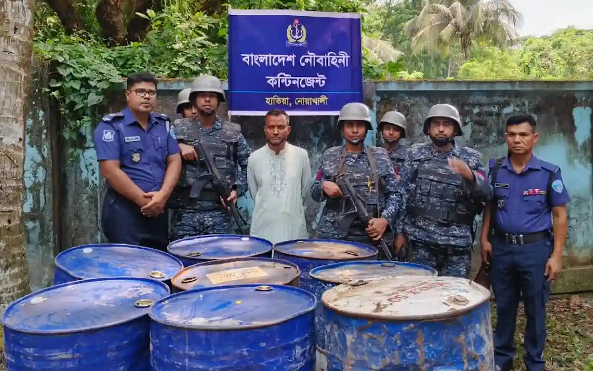 হাতিয়াতে ১৬০০ লিটার অবৈধ ডিজেল জব্দ, গ্রেপ্তার ১