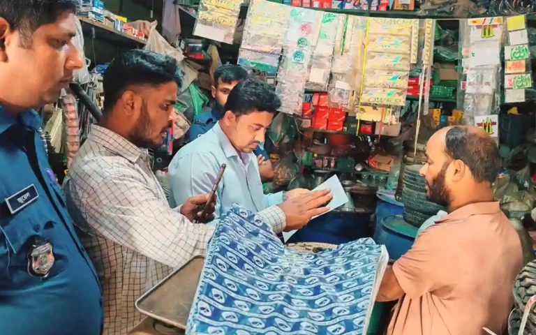 সদর দক্ষিণে ৪০০ লিটার অবৈধ ডিজেল উদ্ধার, দুই ব্যবসায়ীকে ৭০ হাজার টাকা জরিমানা