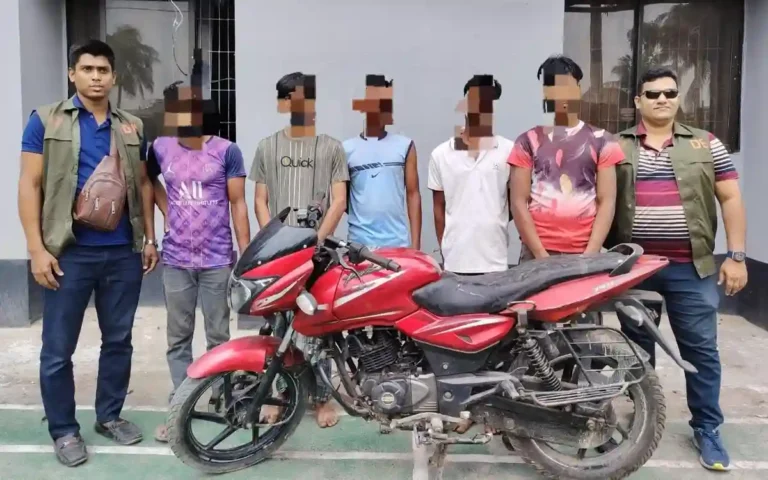 চাঁদপুরে ডিবি পুলিশের অভিযানে চোরাই মোটরসাইকেল উদ্ধার, চোরচক্রের ৫ সদস্য আটক