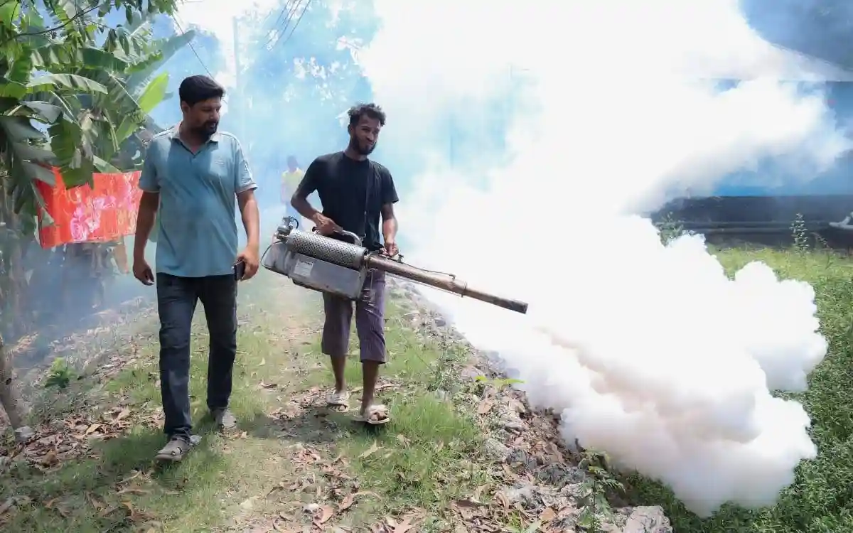 কুমিল্লা নগরীর বিভিন্ন ওয়ার্ডে ডেঙ্গু প্রতিরোধে মশক নিধন কার্যক্রম পরিচালনা