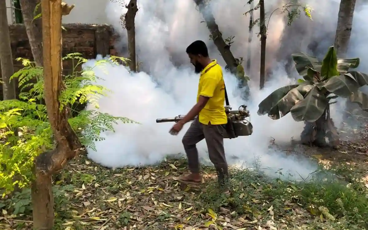 কুমিল্লা নগরীতে ডেঙ্গু প্রতিরোধে মশক নিধন কার্যক্রম