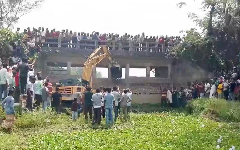 Rising Cumilla - 250 bighas of land returned to cultivation after canal embankment removed in Laksam, Comilla