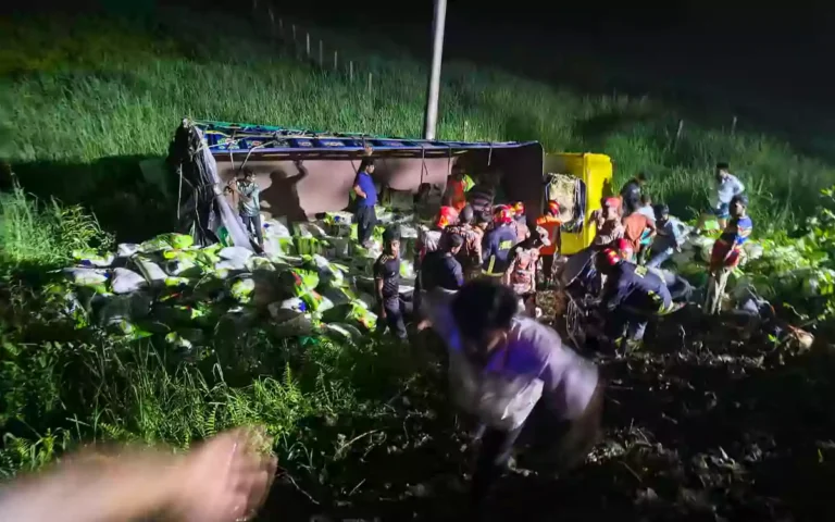Rising Cumilla - 7 killed as truck overturns in Comilla's Daudkandi