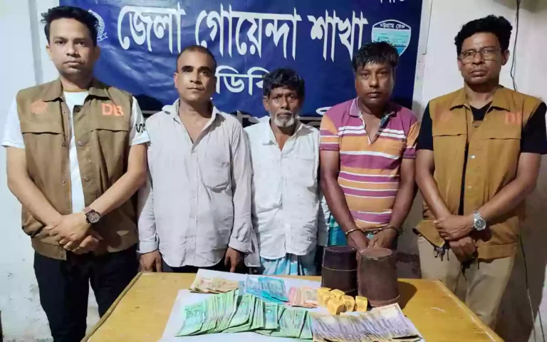 Rising Cumilla - DB raids open gambling den in Noakhali, 3 arrested