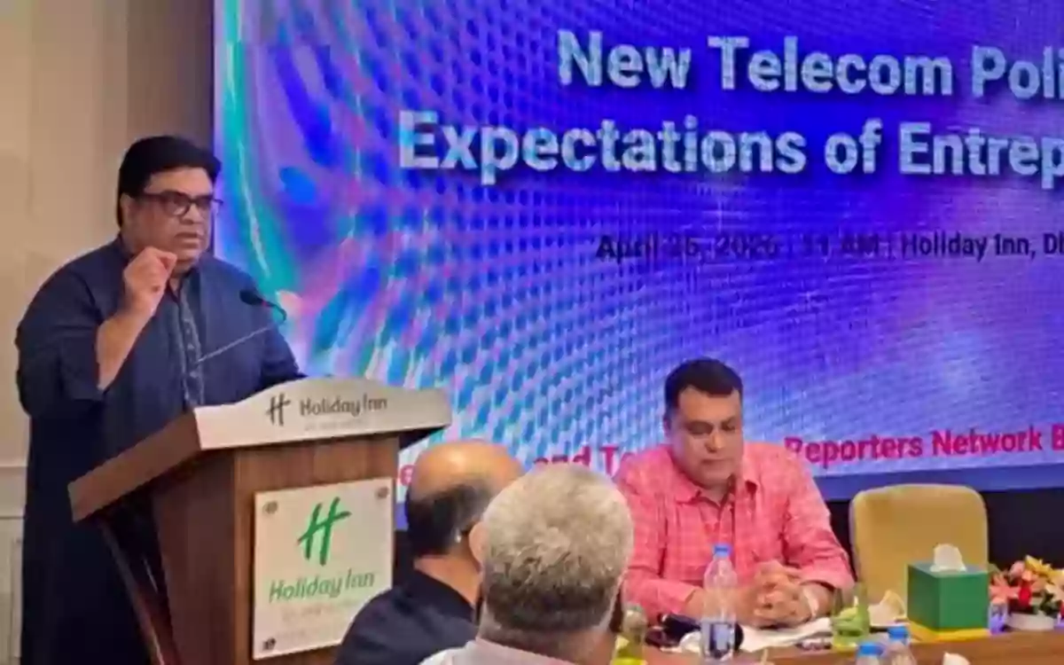 Rising Cumilla - Government wants to bring smartphones under Tk 2,500