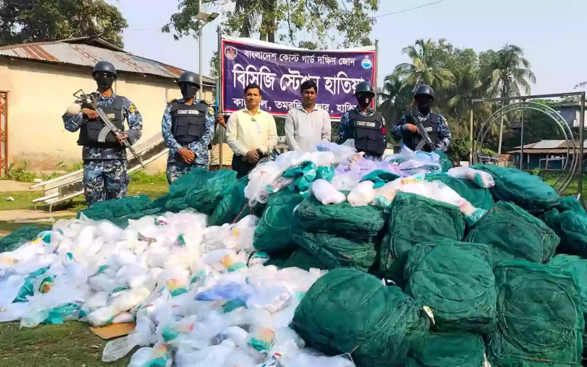 Rising Cumilla - Illegal nets and polythene worth Tk 4 million seized in Noakhali