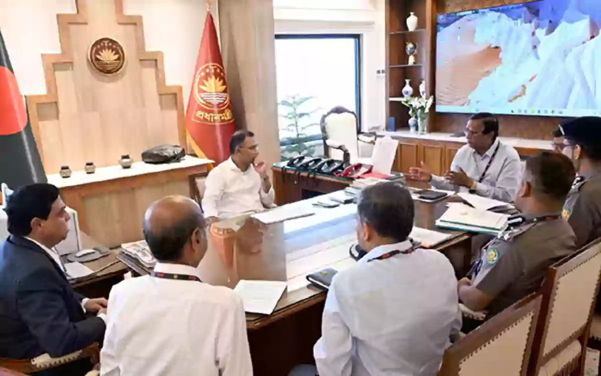 Rising Cumilla - Prime Minister orders speedy rehabilitation of evicted hawkers