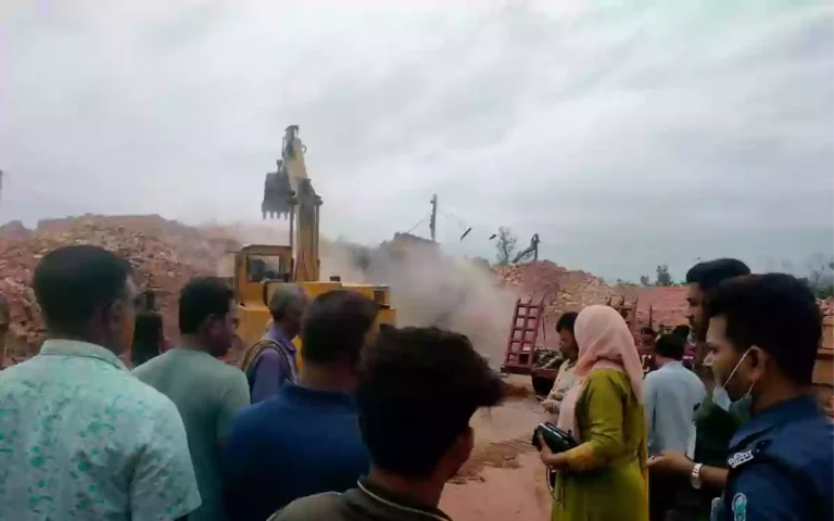 Rising Cumilla - Two brick kilns in Noakhali fined Tk 4 lakh