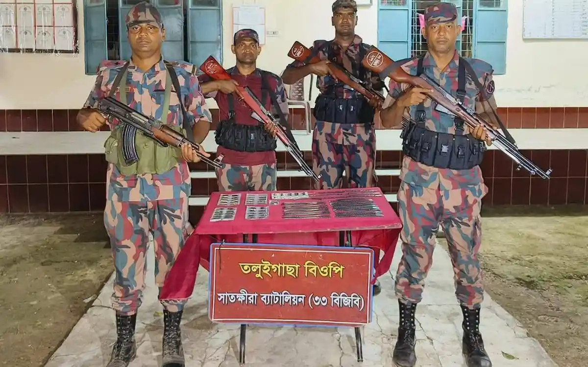 সাতক্ষীরা সীমান্তে বিজিবির বিশেষ অভিযান, সাড়ে ১৩ লাখ টাকার চোরাচালানী পণ্য জব্দ