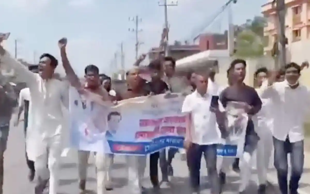 নিষিদ্ধ ছাত্রলীগের ঝটিকা মিছিল নোয়াখালীতে