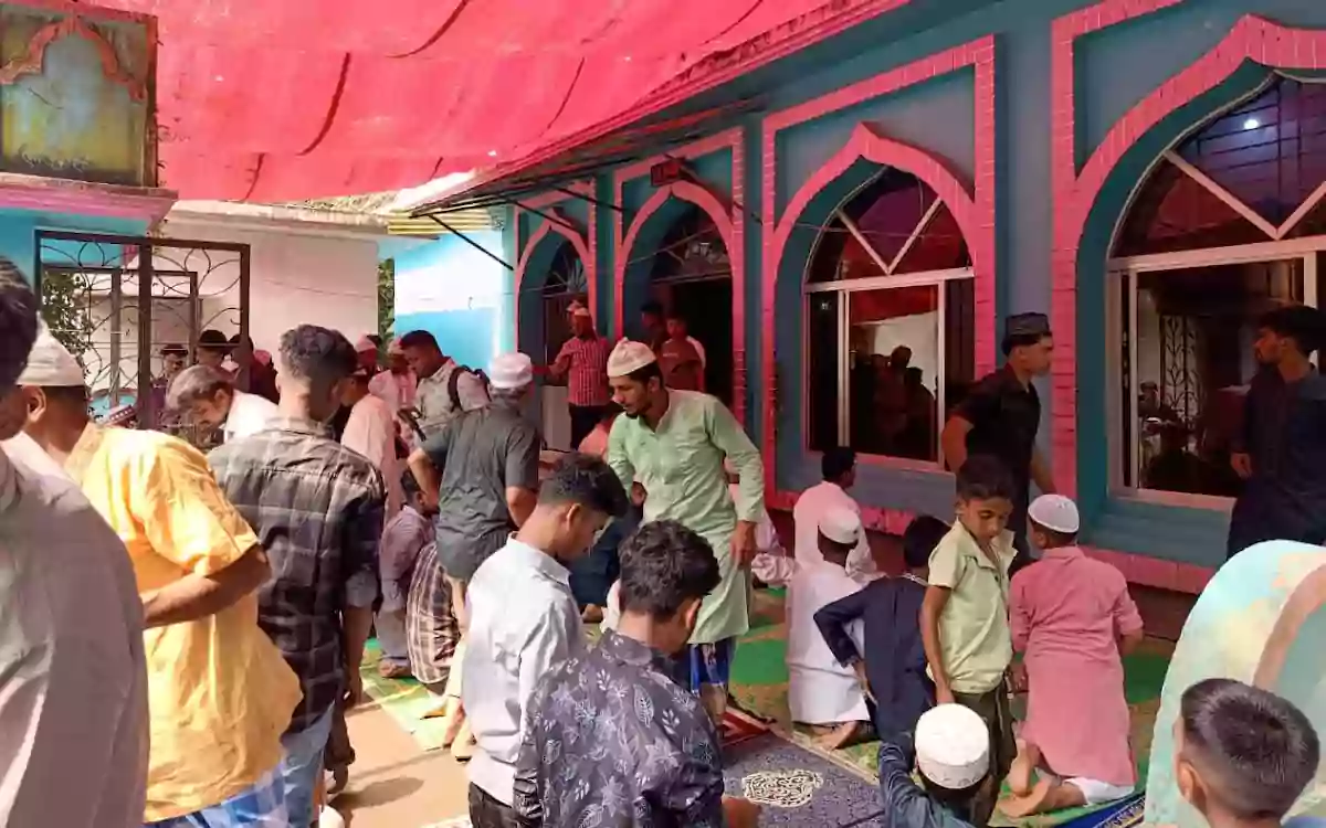সৌদির সঙ্গে মিল রেখে নোয়াখালীর তিন গ্রামে ঈদুল আযহা উদযাপন