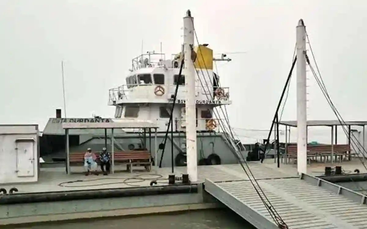দুই দিন ধরে হাতিয়া রুটে ফেরি চলাচল বন্ধ