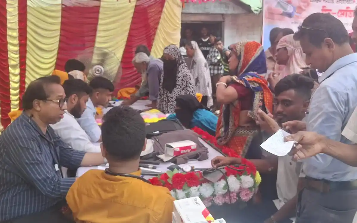 নোয়াখালীতে ডায়াবেটিস সচেতনতায় ফ্রি মেডিকেল ক্যাম্প