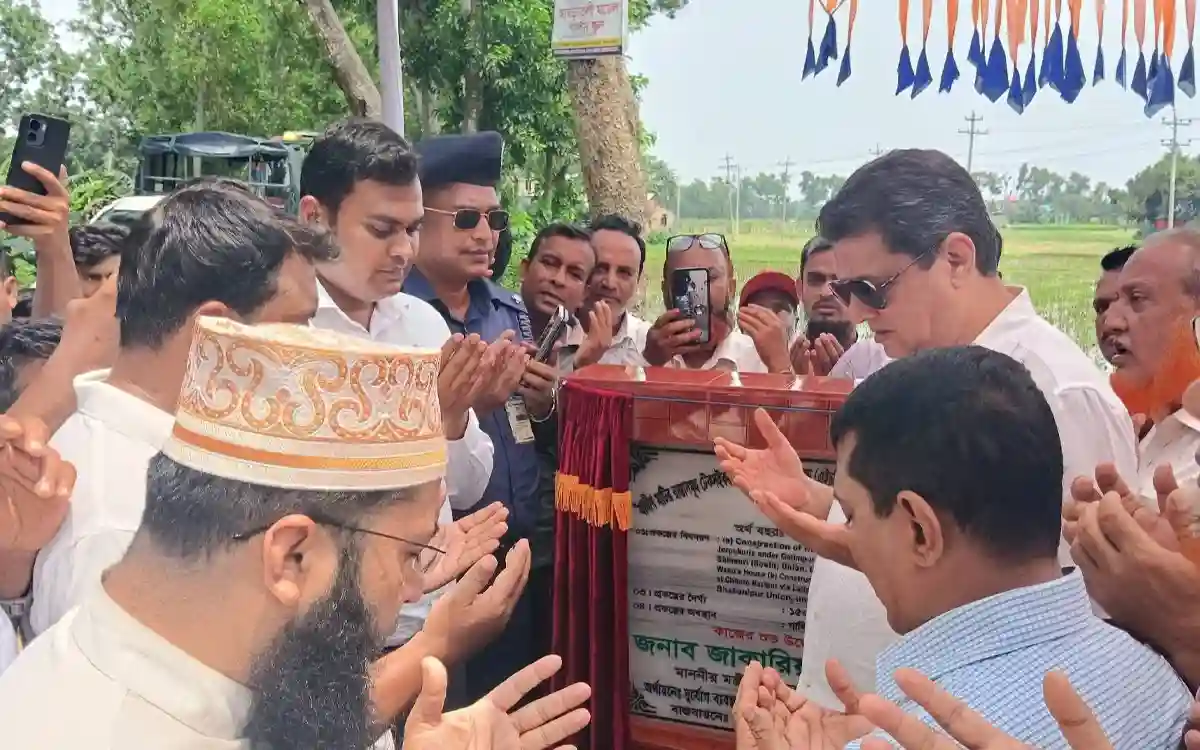 বরুড়ায় ১৫০০ মিটার গ্রামীণ সড়ক উন্নয়নকাজের উদ্বোধন