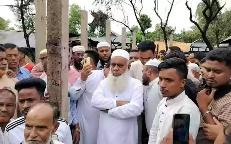 লালমাইয়ের বলী পদুয়া গ্রামে আগুনে ক্ষতিগ্রস্ত পরিবারগুলোর পাশে: মনিরুল হক চৌধুরী এমপি