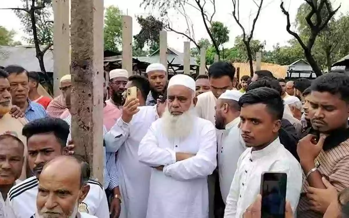 লালমাইয়ের বলী পদুয়া গ্রামে আগুনে ক্ষতিগ্রস্ত পরিবারগুলোর পাশে: মনিরুল হক চৌধুরী এমপি
